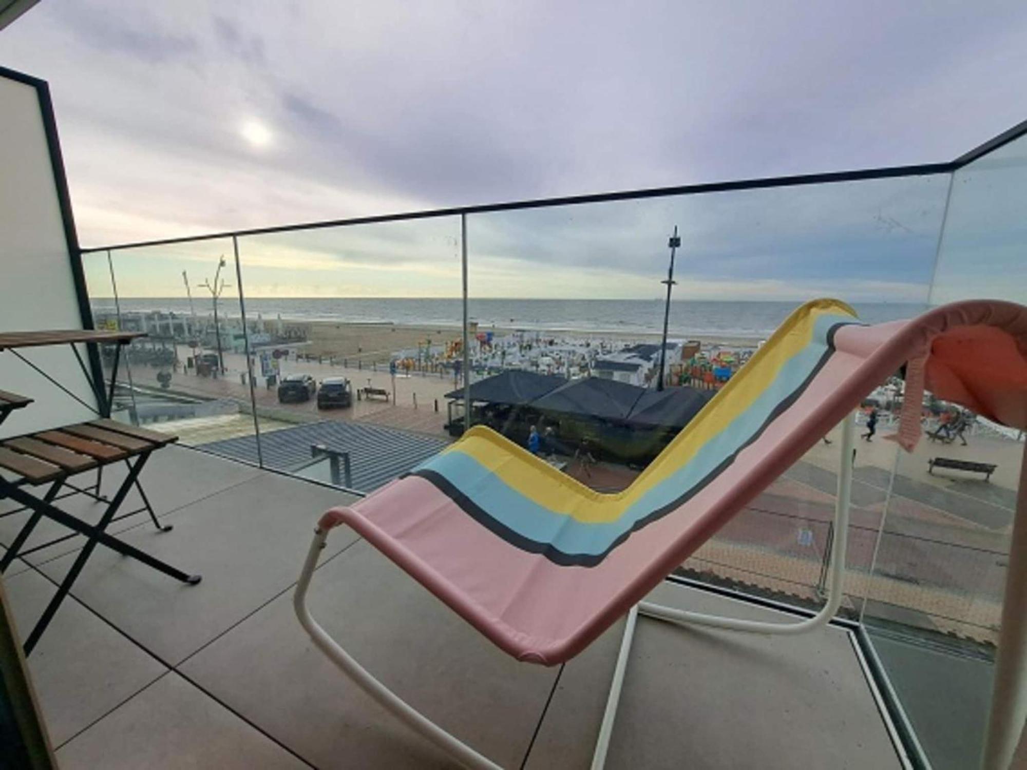 Excelsior 15f For 6 People Appartement Blankenberge