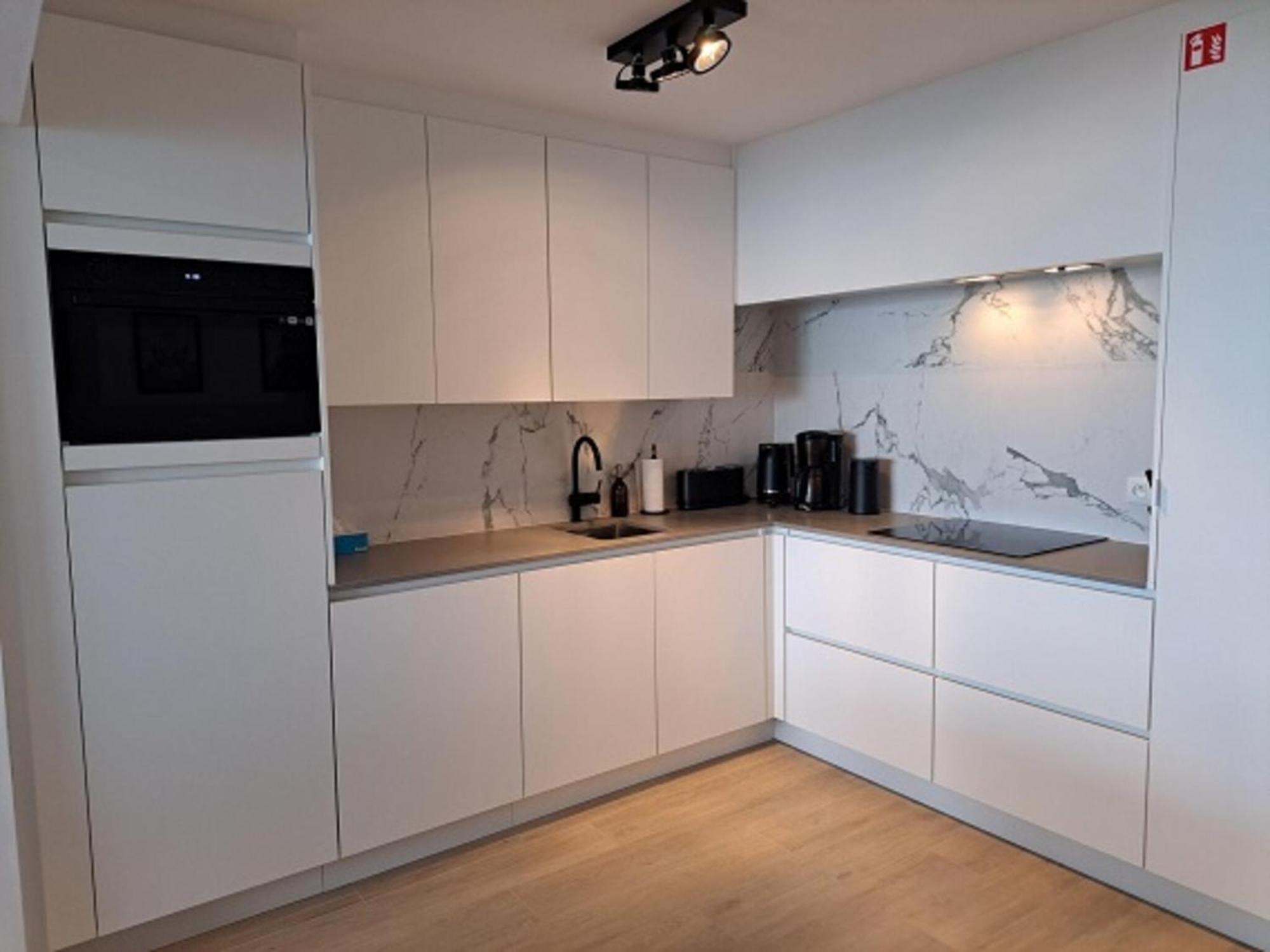Excelsior 15f For 6 People Appartement Blankenberge